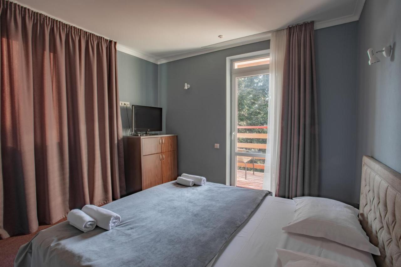 Wellland Hotel Γιαρέμτσε Εξωτερικό φωτογραφία