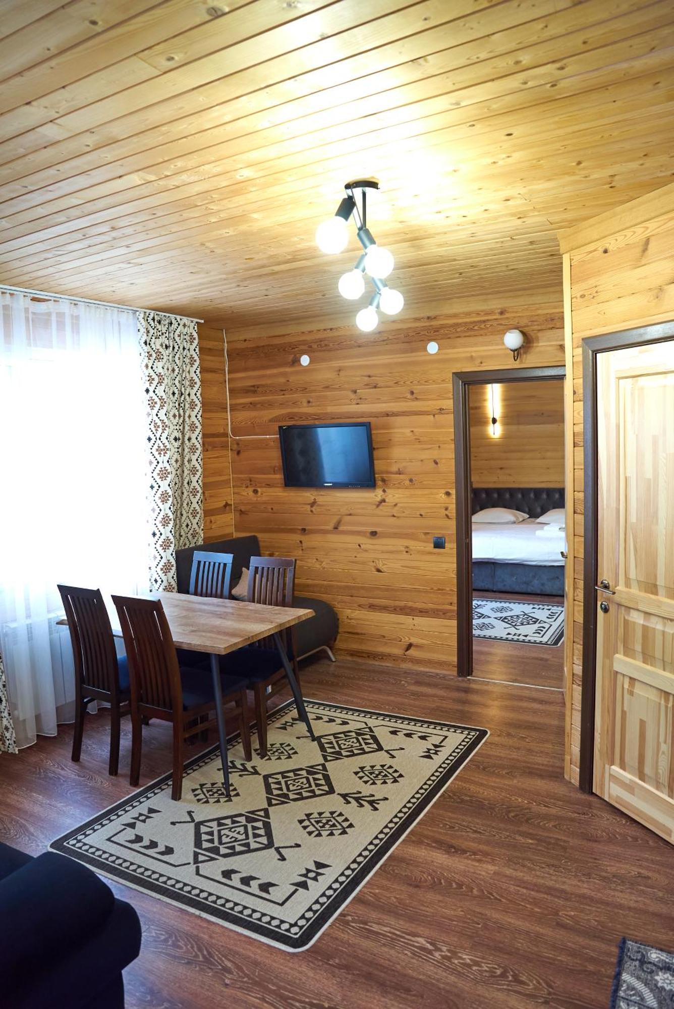 Wellland Hotel Γιαρέμτσε Εξωτερικό φωτογραφία