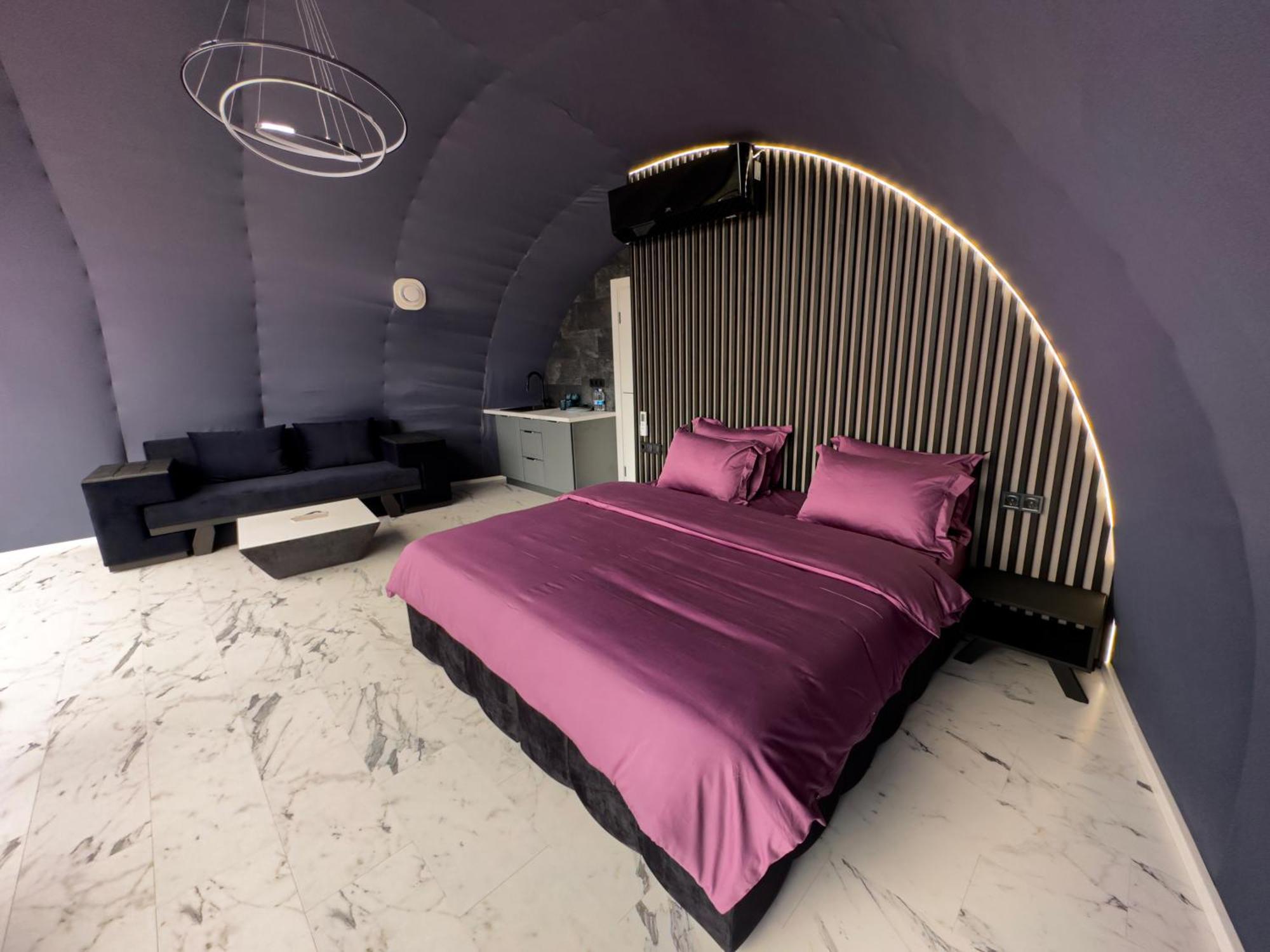 Wellland Hotel Γιαρέμτσε Εξωτερικό φωτογραφία