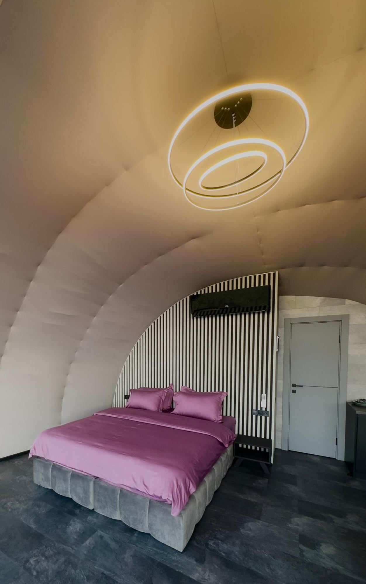 Wellland Hotel Γιαρέμτσε Εξωτερικό φωτογραφία